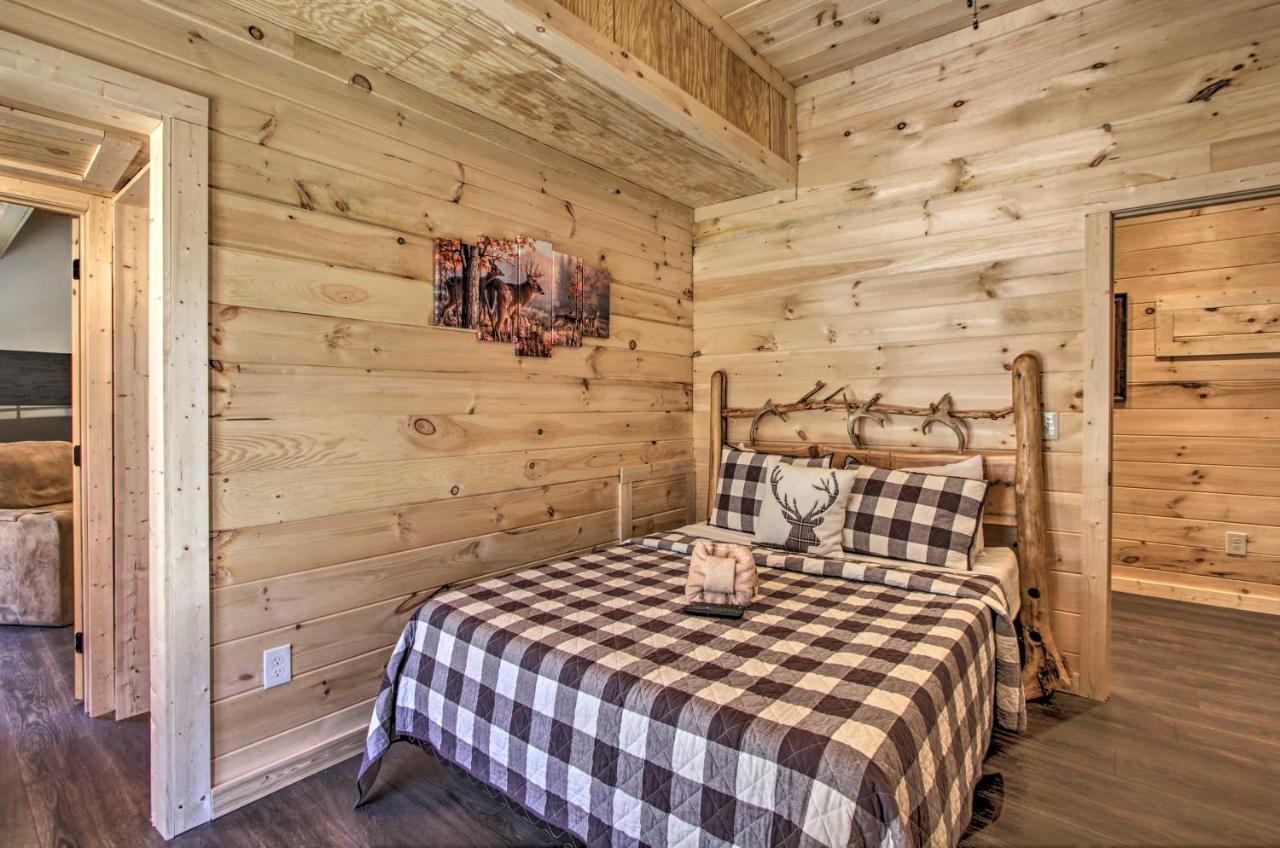Casa vacanze The Phoenix With Hot Tub In Gatlinburg!